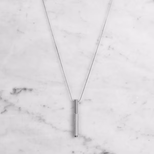 NECKLACE / VERTICAL