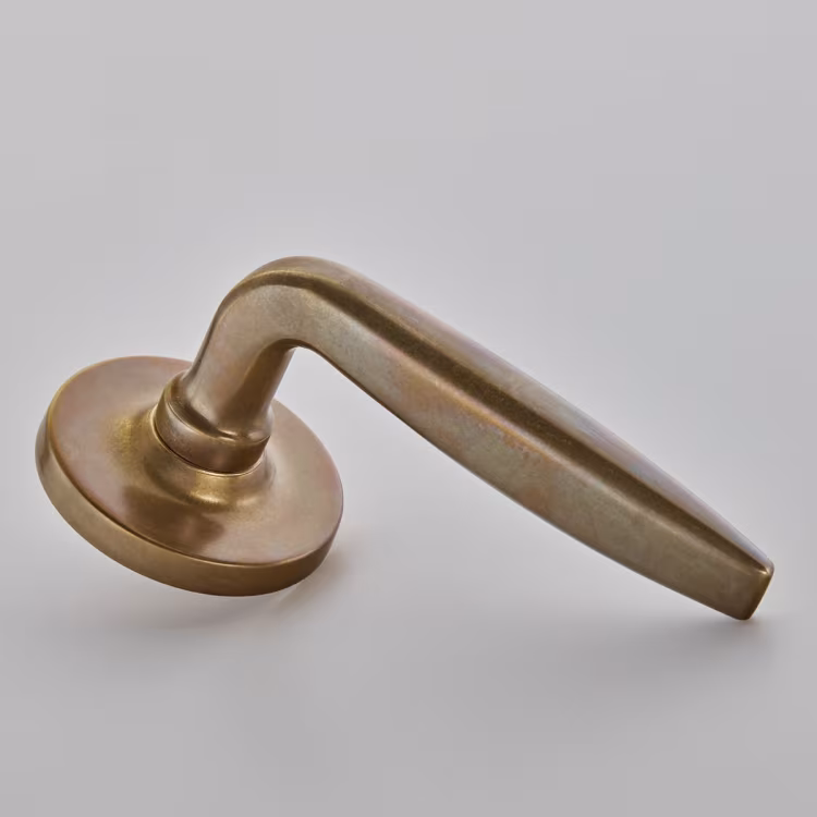 Maine Lever on 65mm Plain Edge Covered Rose
