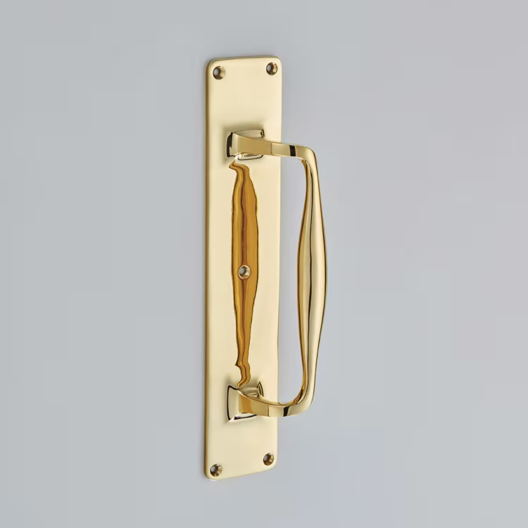 Cast In One Pull Handle On Plate