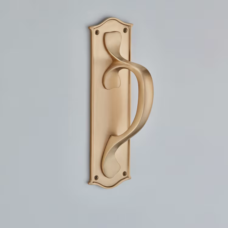 Pull Handle On Plate