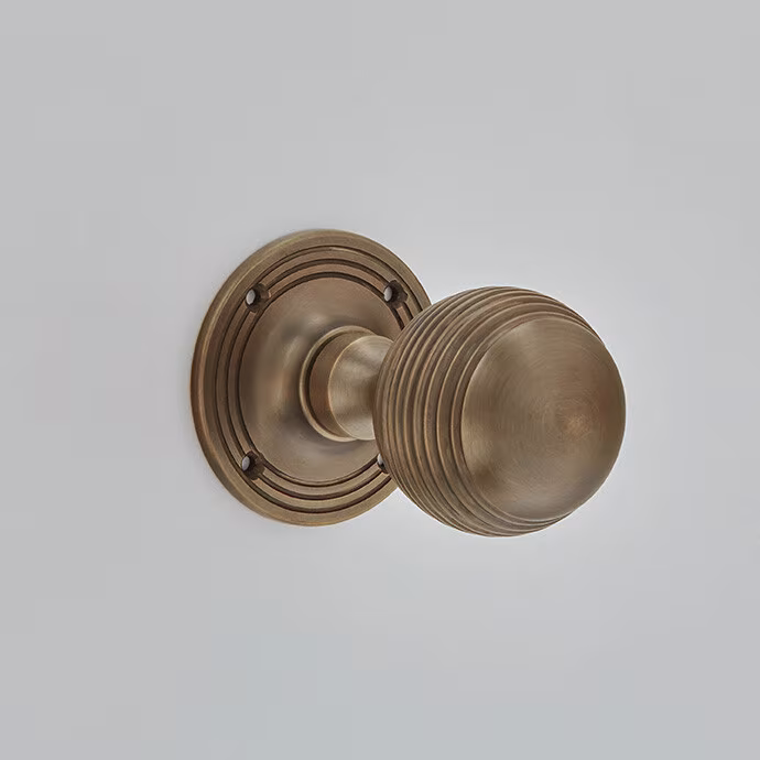 Large Reeded Ball Knob