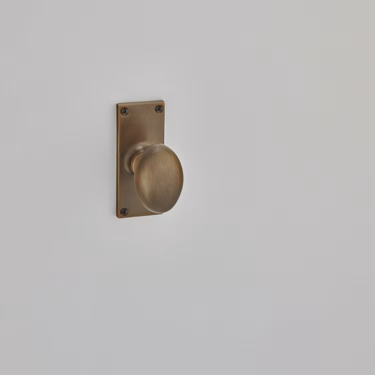 Oval Knob On 4" Latch Backplate