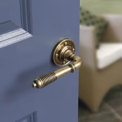 Aged Brass Reeded Lever on Rose Set - Image 4