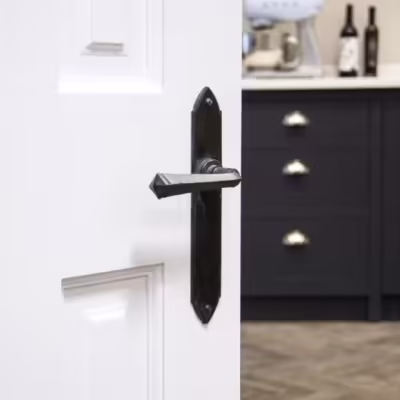 Beeswax Gothic Lever Latch Set - Image 3