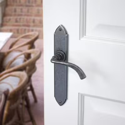 Pewter Gothic Curved Sprung Lever Latch Set - Image 3