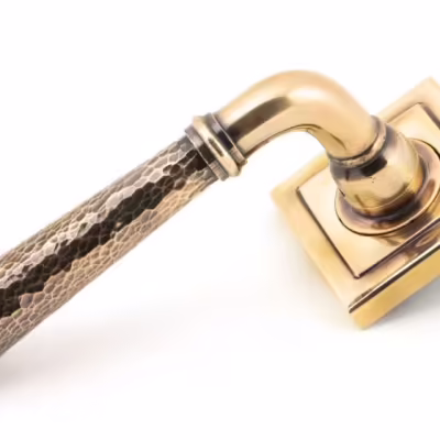 Pol. Bronze Hammered Newbury Lever on Rose Set (Square)