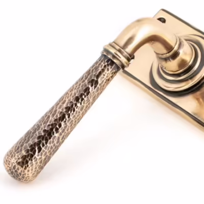 Polished Bronze Hammered Newbury Lever Lock Set - Image 3