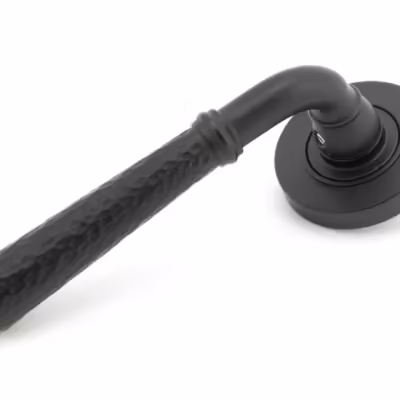 Matt Black Hammered Newbury Lever on Rose Set (Plain) - Unsprung