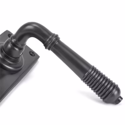 Aged Bronze Reeded Lever Latch Set - Image 3
