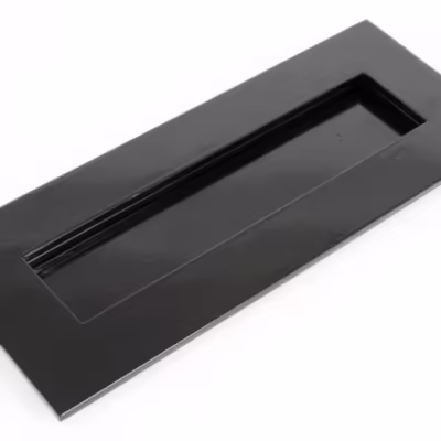 Black Small Letter Plate