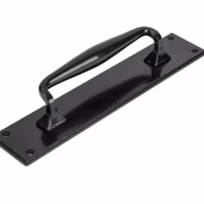 Black Pull Handle on Backplate