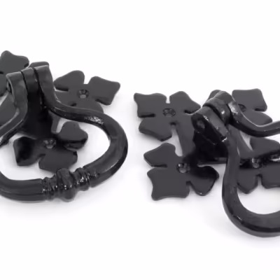 Black Shakespeare Ring Turn Set