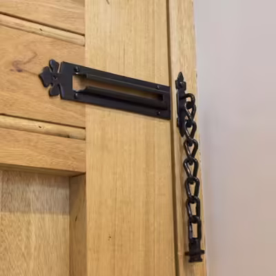Black Door Chain - Image 4