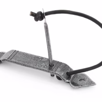 Pewter Locking Gothic Screw on Staple