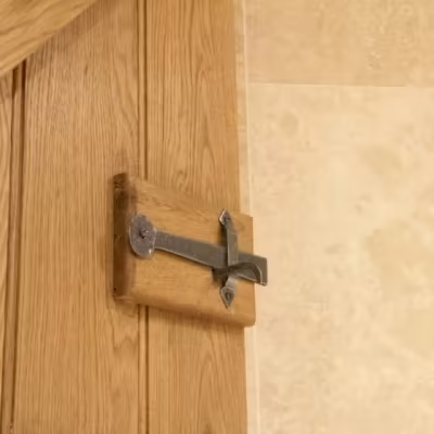 Pewter Gothic Screw on Staple - Image 4