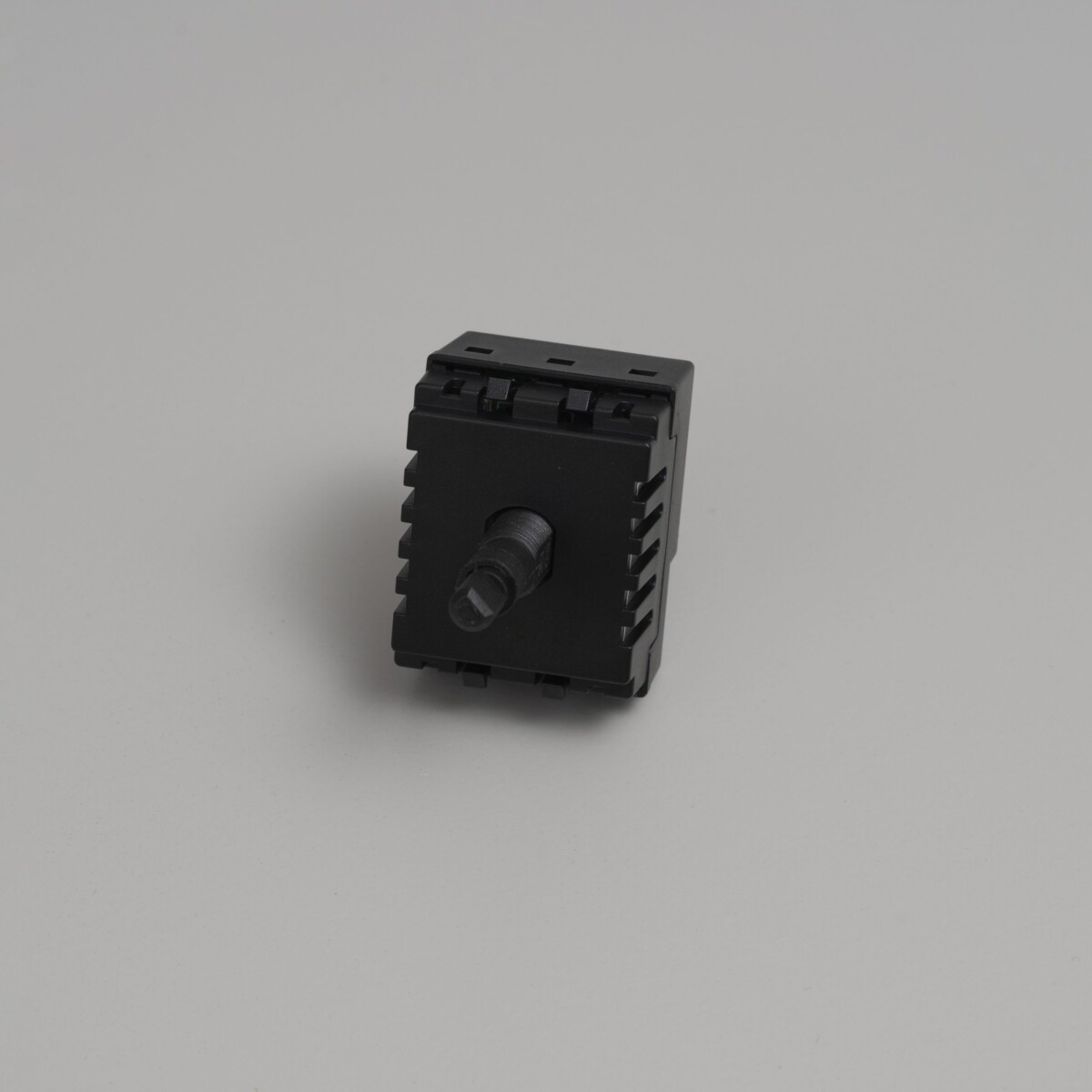 EU_Electricty_Dimmer_Module_100W_front_Web-1-scaled