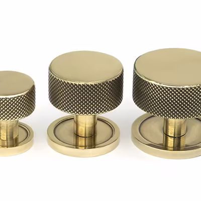 Aged Brass Brompton Cabinet Knob - 32mm (Plain) - Image 3