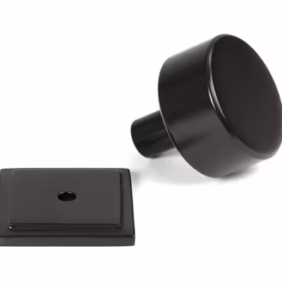 Aged Bronze Kelso Cabinet Knob - 32mm (Square) - Image 3