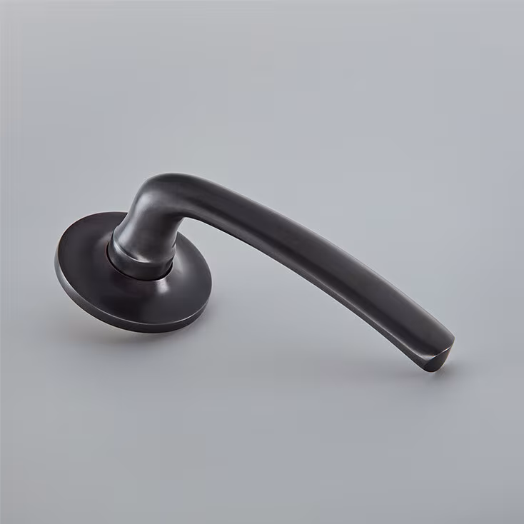 Floe Door Handle on Plain Covered Rose