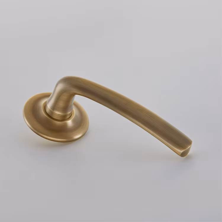 Floe Door Handle on Arc Covered Rose
