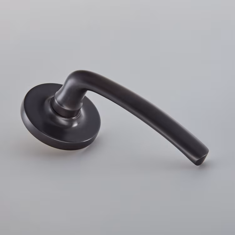 Floe Door Handle on 65mm Covered Rose