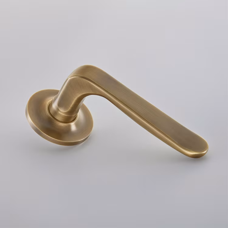 Garde Door Handle on Plain Edge Covered Rose