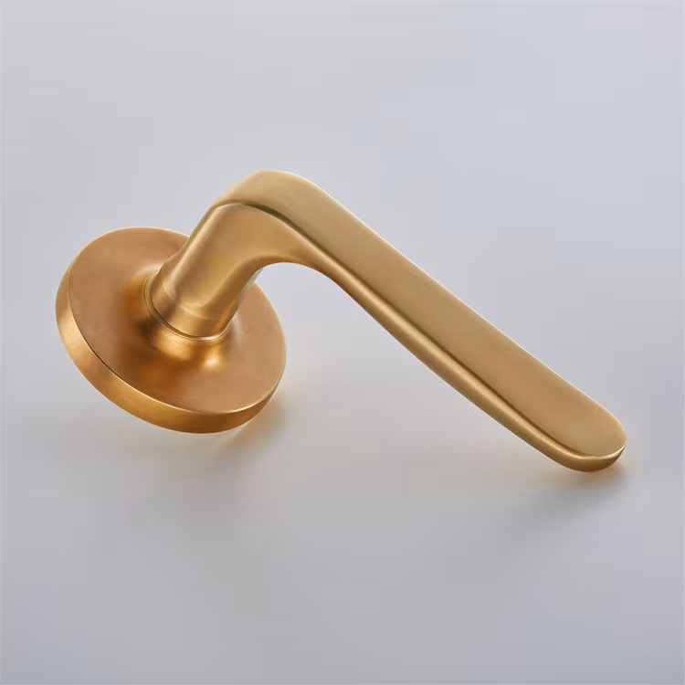 Garde Door Handle on 65mm Plain Covered Rose