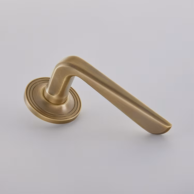 Celeste Door Handle on a Reeded Covered Rose