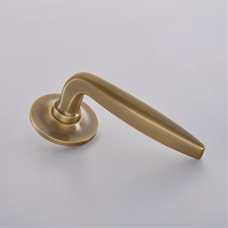 Maine Lever on Round Rose - Face Fix