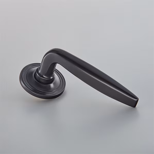 Maine Door Handle on Reeded Covered Rose