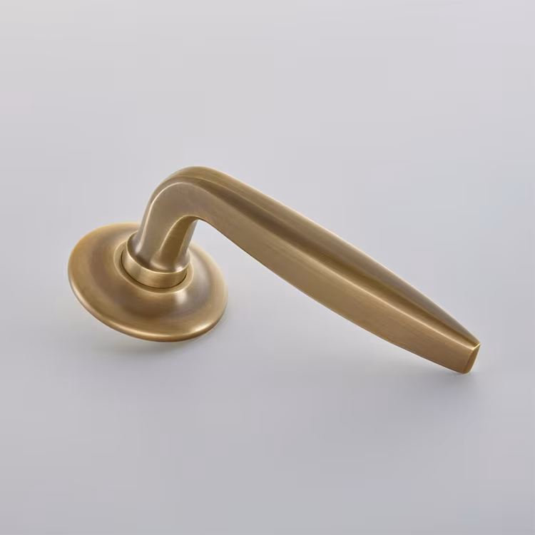 Maine Door Handle on Arc Covered Rose