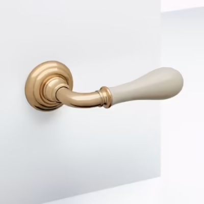 Doge Lever Handle on Round Rose