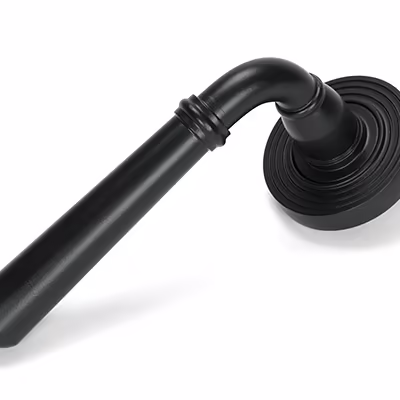 Matt Black Newbury Lever on Rose Set (Beehive)