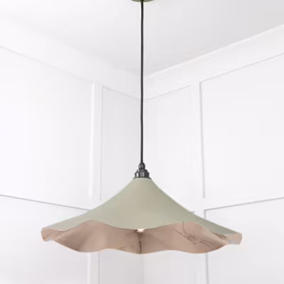 Smooth Nickel Flora Pendant in Tump - Image 4