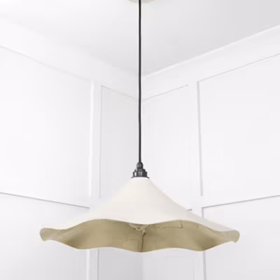 Smooth Brass Flora Pendant in Teasel - Image 5