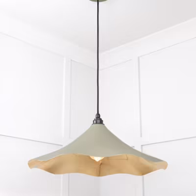 Smooth Brass Flora Pendant in Tump - Image 4