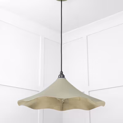 Smooth Brass Flora Pendant in Tump - Image 5
