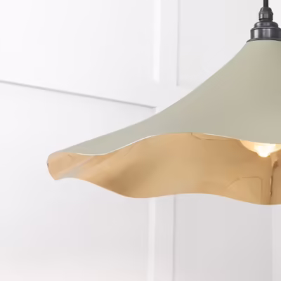 Smooth Brass Flora Pendant in Tump - Image 6