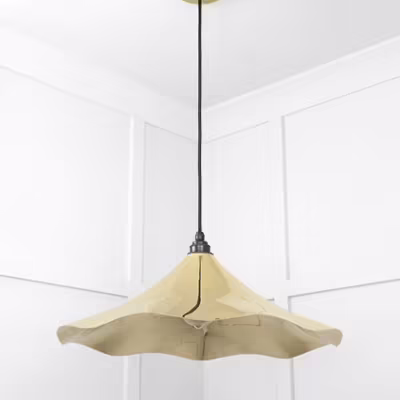 Smooth Brass Flora Pendant - Image 5