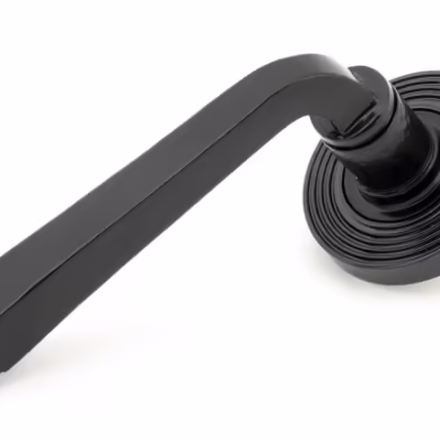 Black Avon Round Lever on Rose Set (Beehive)