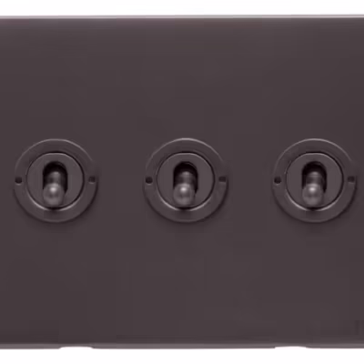 Winchester Range 3 Gang Toggle Switch - Image 5