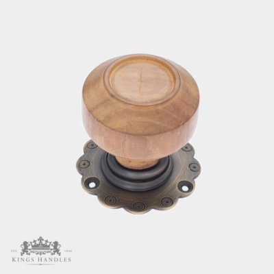 Oak Savoy with Antique Brass Backplate (A OSA) - Image 1